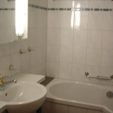 Chesa Gravas لينتسرهايدي